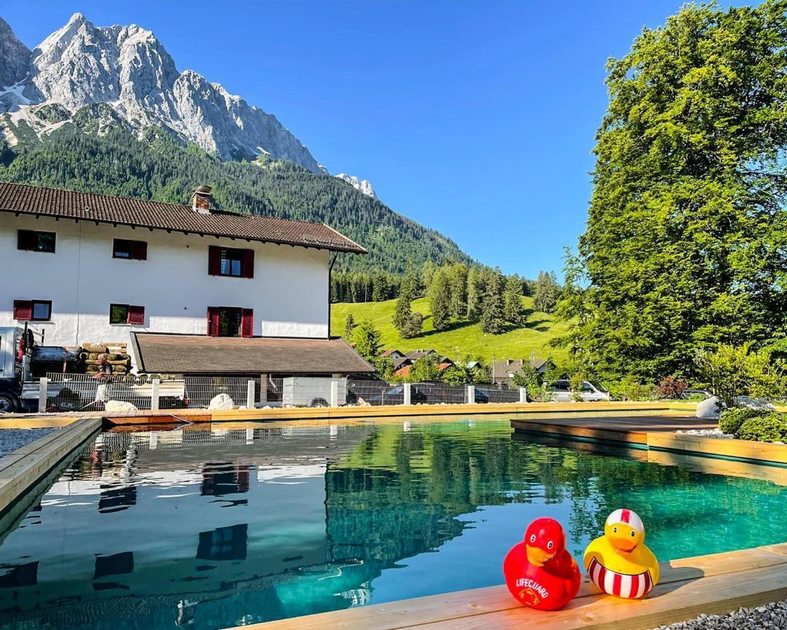 Bayern Resort Hotel - Adults Only - Mit Zugspitzblick - Eibsee-Naehe - Wellnessbereich - Naturpool Im Sommer Grainau Buitenkant foto