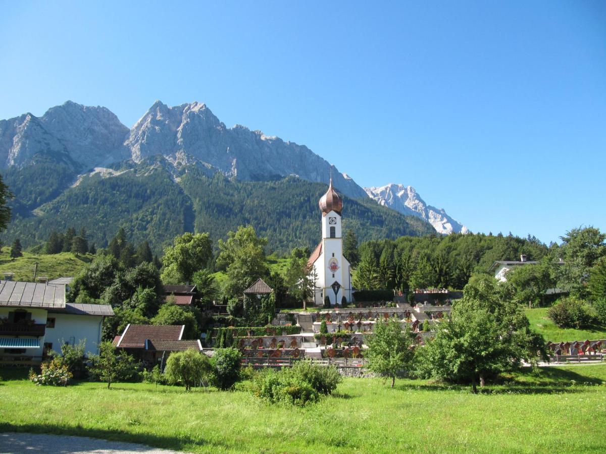 Bayern Resort Hotel - Adults Only - Mit Zugspitzblick - Eibsee-Naehe - Wellnessbereich - Naturpool Im Sommer Grainau Buitenkant foto