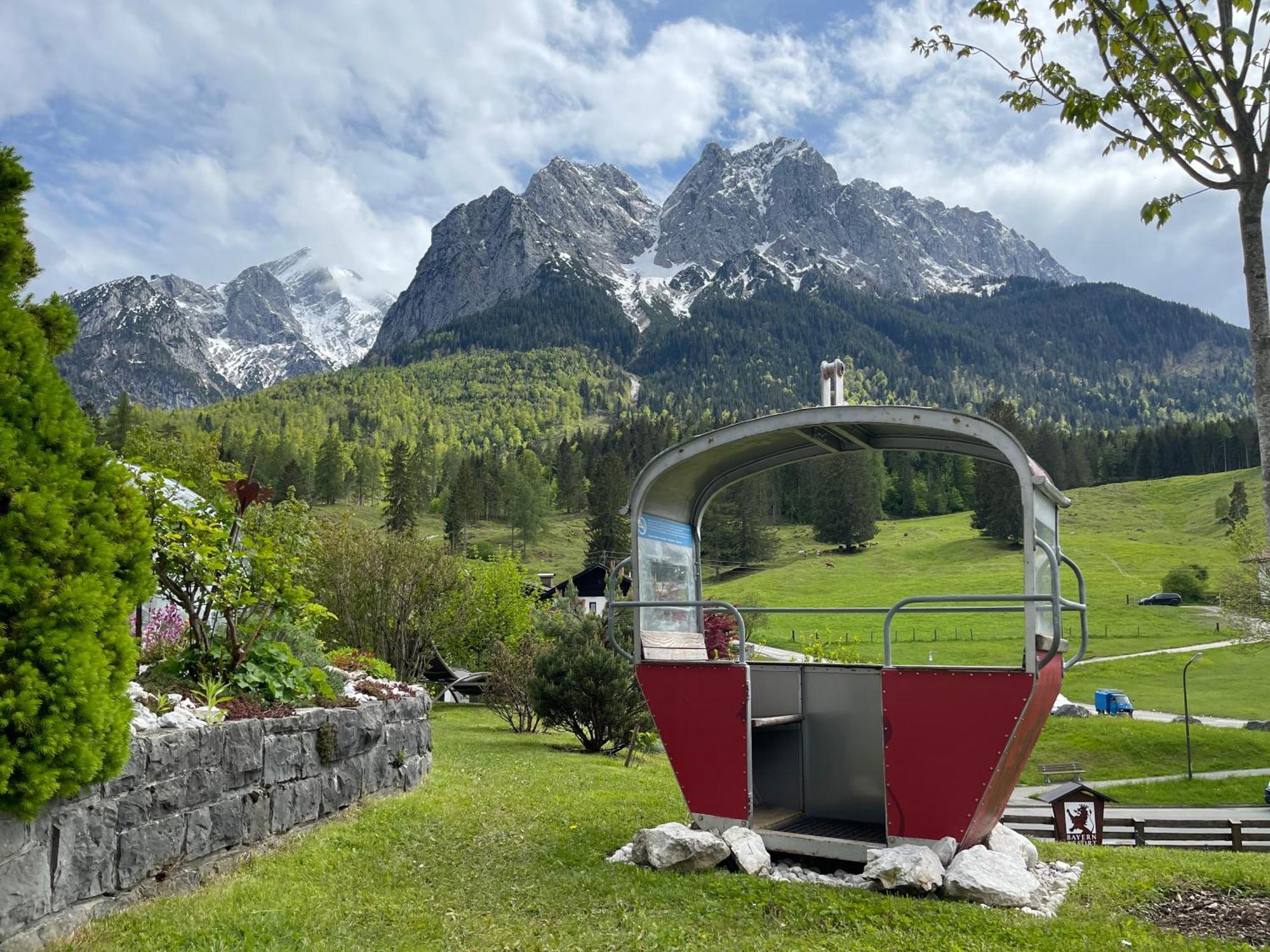 Bayern Resort Hotel - Adults Only - Mit Zugspitzblick - Eibsee-Naehe - Wellnessbereich - Naturpool Im Sommer Grainau Buitenkant foto