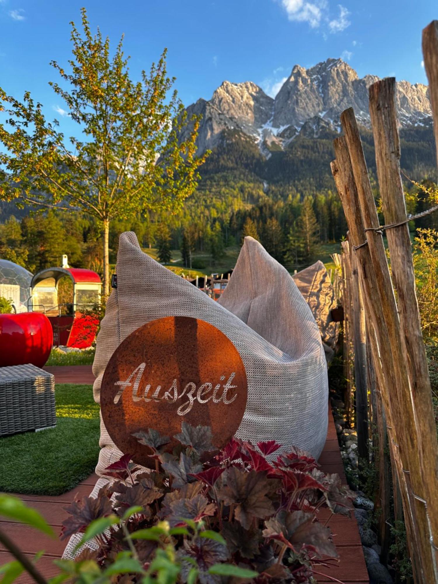 Bayern Resort Hotel - Adults Only - Mit Zugspitzblick - Eibsee-Naehe - Wellnessbereich - Naturpool Im Sommer Grainau Buitenkant foto