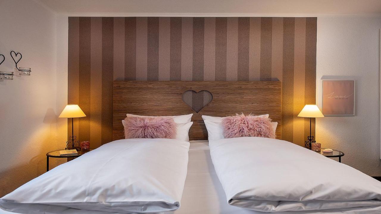 Bayern Resort Hotel - Adults Only - Mit Zugspitzblick - Eibsee-Naehe - Wellnessbereich - Naturpool Im Sommer Grainau Buitenkant foto